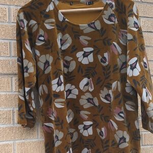 Floral Patterned Brown Top